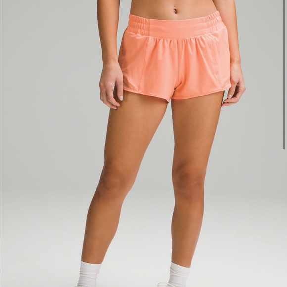 Hotty hot Sunny Coral low rise lined short 2.5”